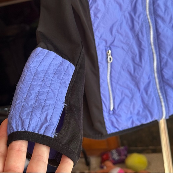 Calvin Klein Lightweight & Comfortable Performance Jacket - Picture 8 of 11